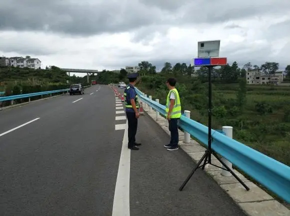 阜新高速公路钢护栏
