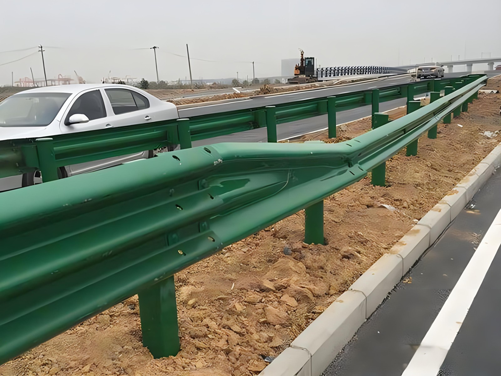 阜新高速波形护栏板日常维护方案确保道路安全新举措